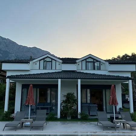 Villa Plumeria Villalari C2 *